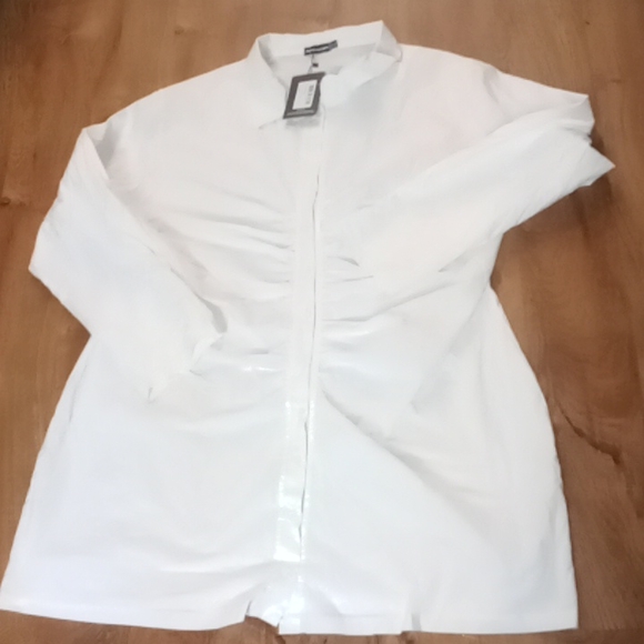 NWT PRETTY LITTLE THINGPlus White Ruched Waist Button Up Shirt Dress - Picture 9 of 10